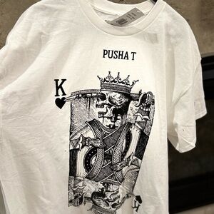 ❌❌ SOLD ❌❌White Graphic T-Shirt with Playing Card Design